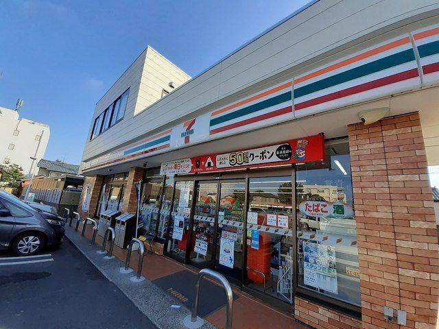 コンビニ　セブンイレブン新潟弁天橋通店（コンビニ）まで750m