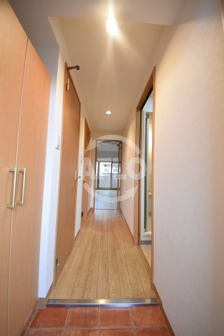 玄関　ブラーヴォ扇町　玄関