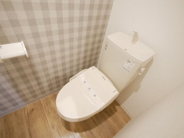 トイレ　同じ物件の他の号室の写真です