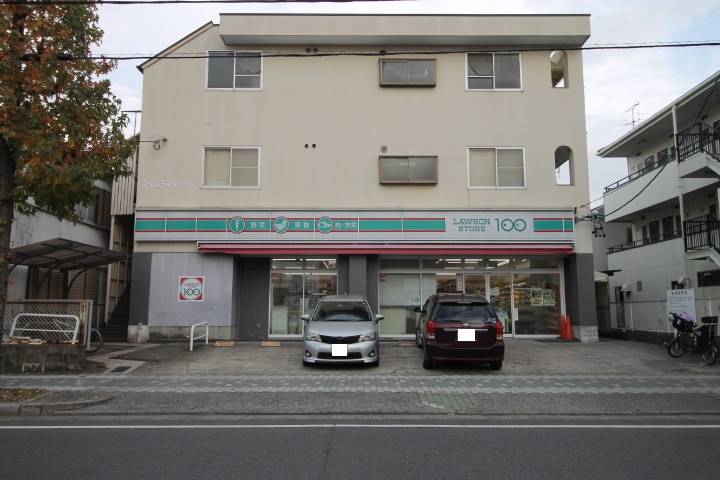コンビニ　ローソンストア１００中川助光店（コンビニ）まで619m