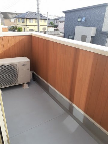 バルコニー　お洗濯にも便利なバルコニー付き