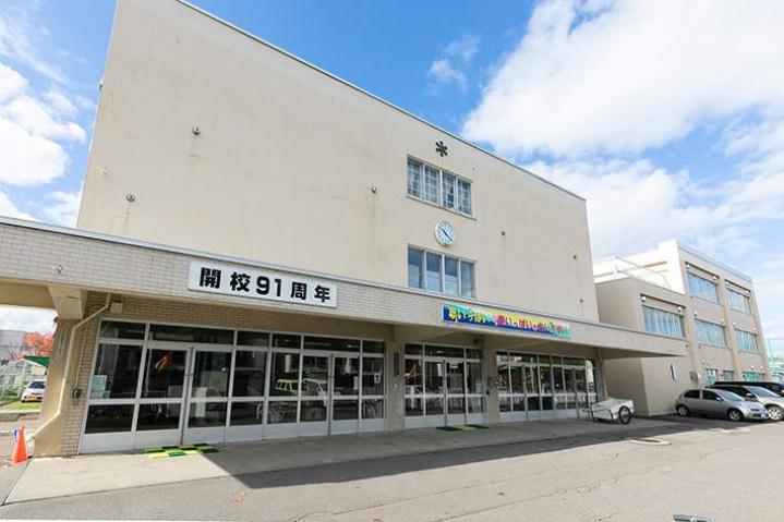 小学校　東橋小学校（小学校）まで374m
