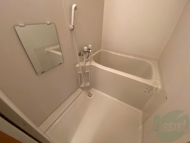 バス・シャワールーム　お風呂になります。一日の疲れを癒してくださいね。