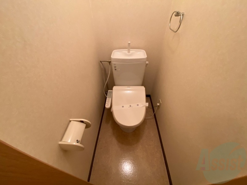 トイレ　ウォシュレット機能がついたトイレ。安心して使用できますね。