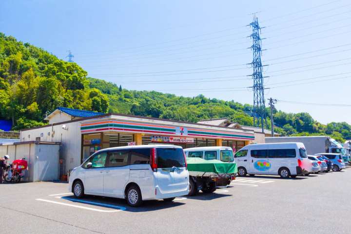 コンビニ　セブン-イレブン 広島海田国信店（コンビニ）まで773m