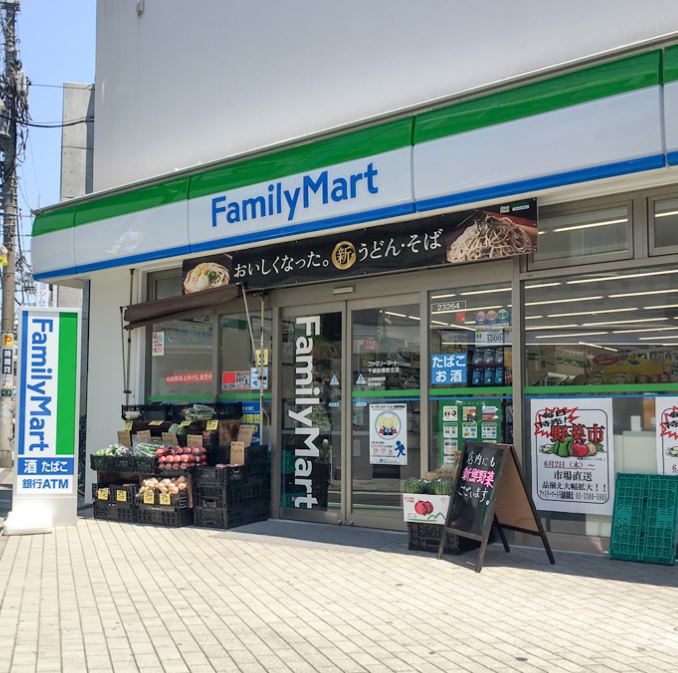 コンビニ　ファミリーマート 千歳船橋駅北店（コンビニ）まで345m