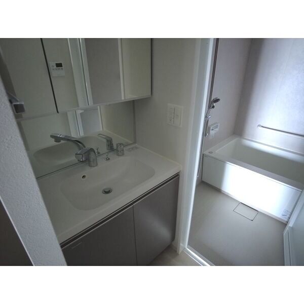 洗面設備　洗面所です