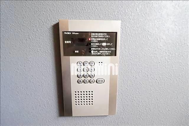 玄関　オートロック付きのエントランス