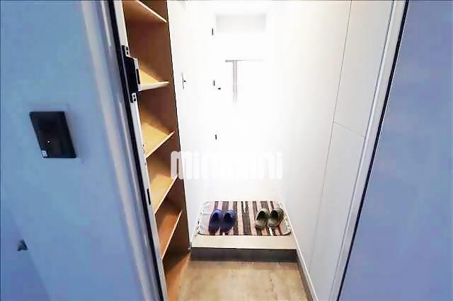 キッチン　玄関からのお部屋です。