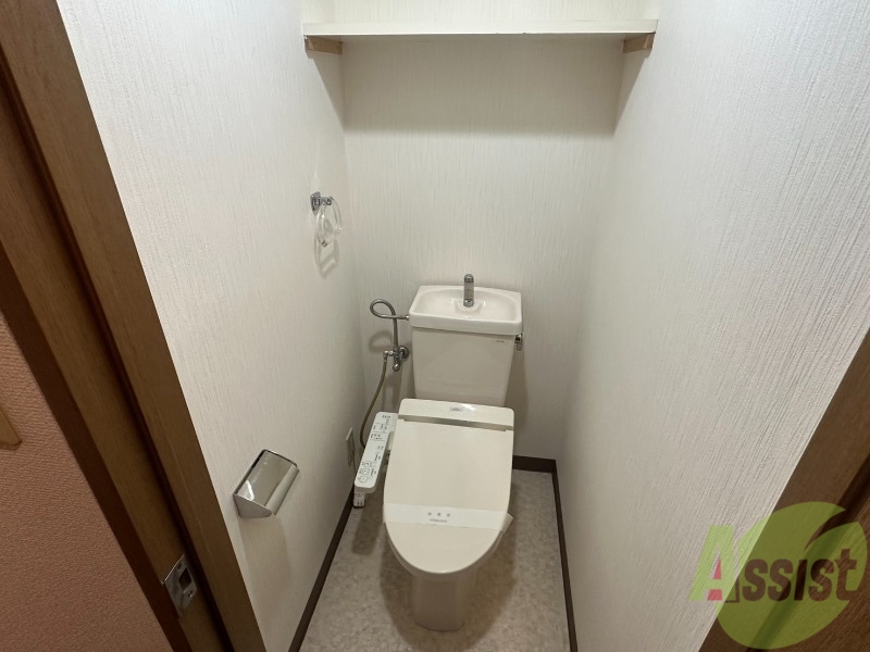 トイレ　ウォシュレット付きのトイレです。シャワートイレは日本の宝。