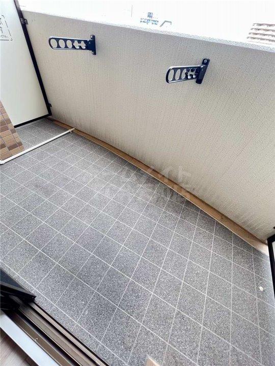 バルコニー　外からの目が気にならないバルコニーで洗濯物が干せます