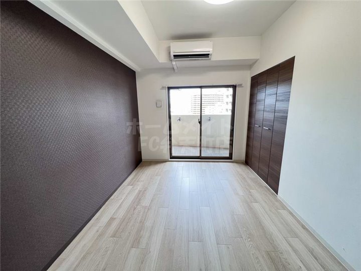 居室・リビング　こちらの居間で趣味の時間をお楽しみください