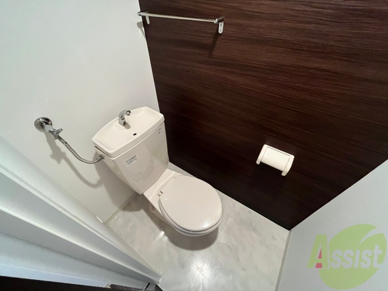 トイレ　こちらはトイレです。清潔感があり、安心して使用できます。