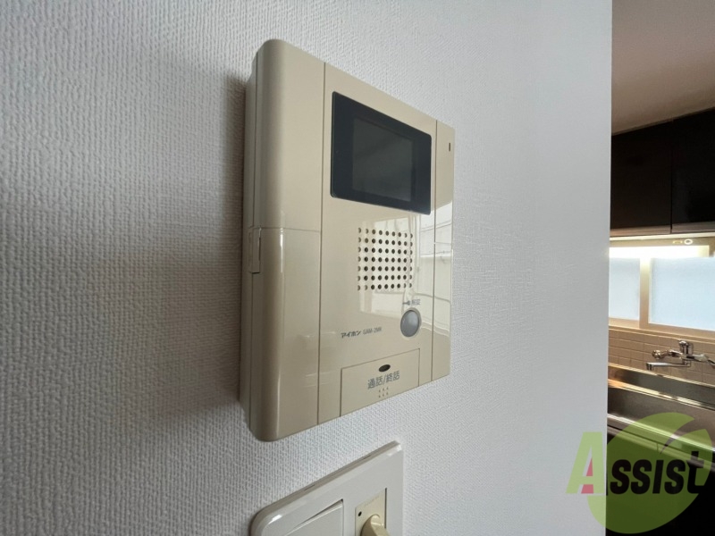 セキュリティ　ＴＶモニター付インターホンです。来客者の顔が見えるので安心！