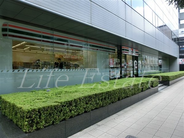コンビニ　セブンイレブン大阪阿波座1丁目店（コンビニ）まで261m