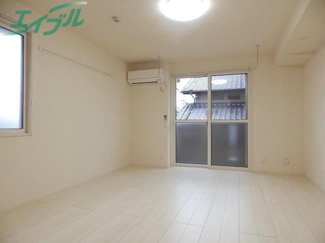 居室・リビング　同タイプの部屋写真です。