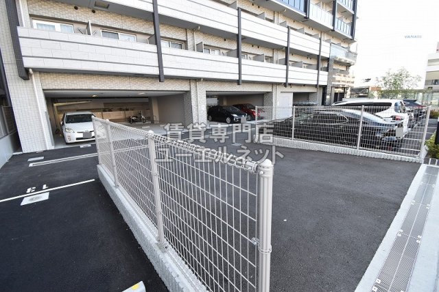 駐車場　敷地内駐車場