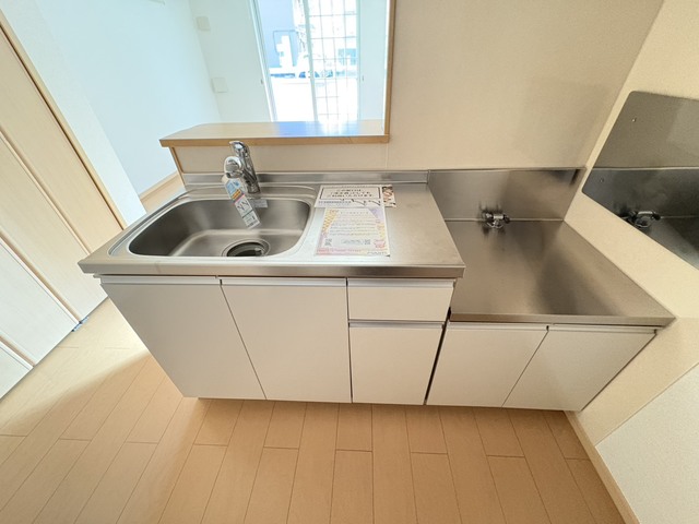 キッチン　別部屋参考写真です