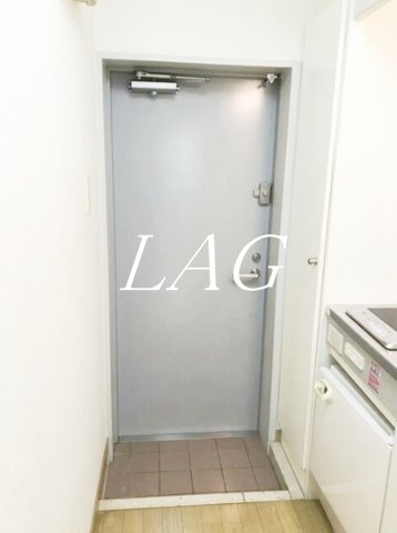 玄関　玄関（同仕様）です。
