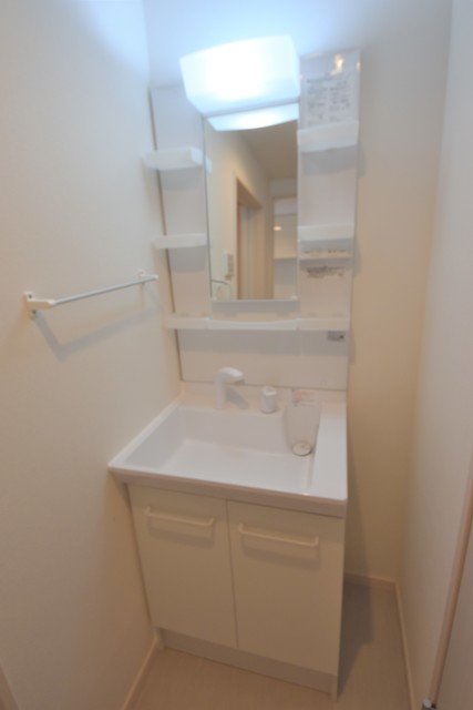 洗面設備　★人気のウォシュレット機能付きのトイレです★