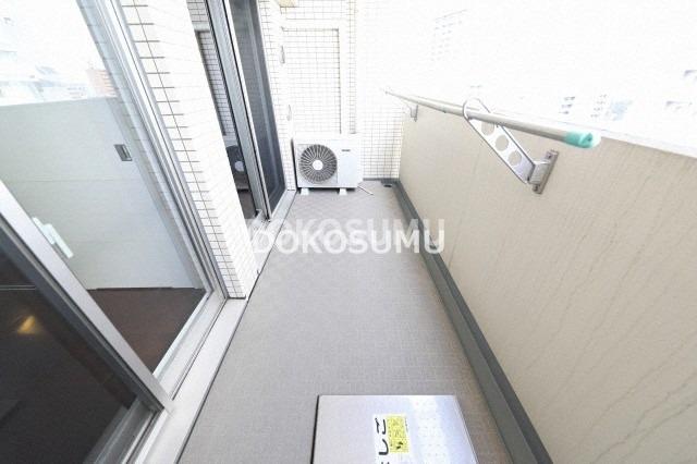 バルコニー　心地よい風と光を感じる、暮らしの楽しみが広がる場所。