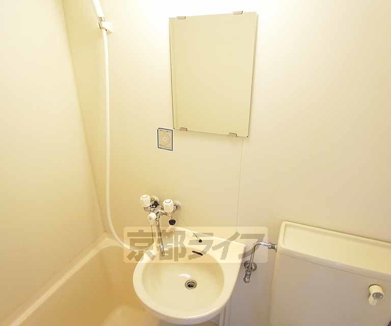 洗面設備　ユニットバスです。