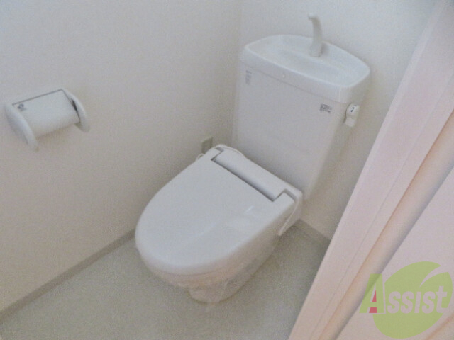 トイレ　トイレはウォシュレット付きです。シャワートイレは嬉しいですね
