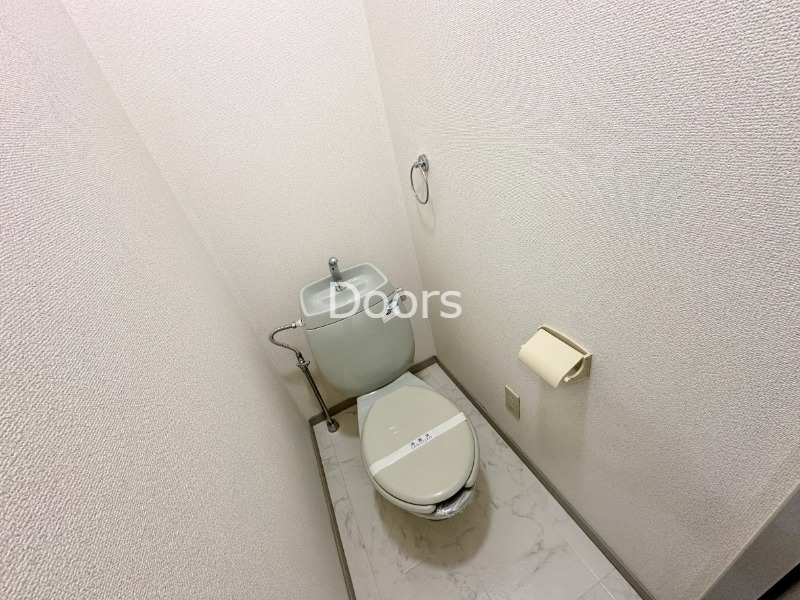 トイレ　※他号室のお写真になります