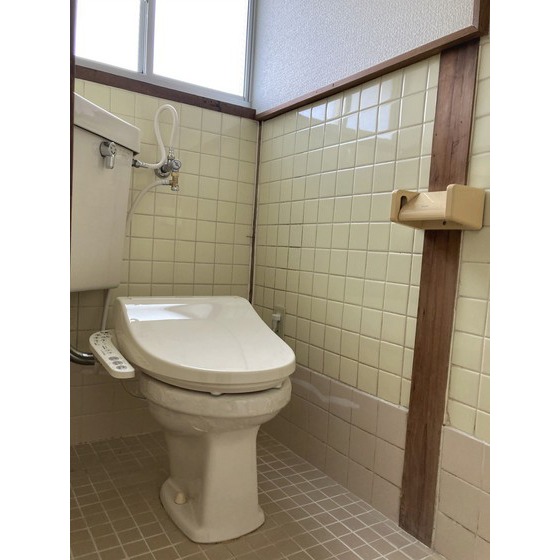 トイレ　ウォシュレット付き