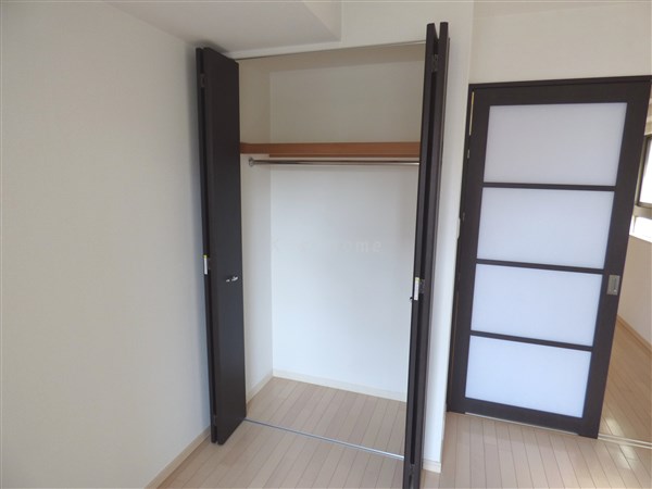 収納　クローゼットは高さがあって沢山収納できます！