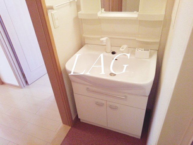 洗面設備　独立洗面台です。