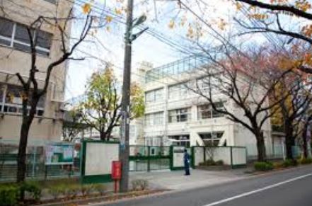 小学校　世田谷区立用賀小学校（小学校）まで444m