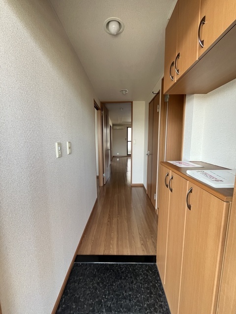 玄関　同間取り別室のものです。