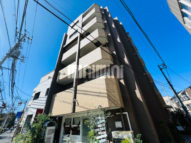 建物外観　重厚感のあるマンション。