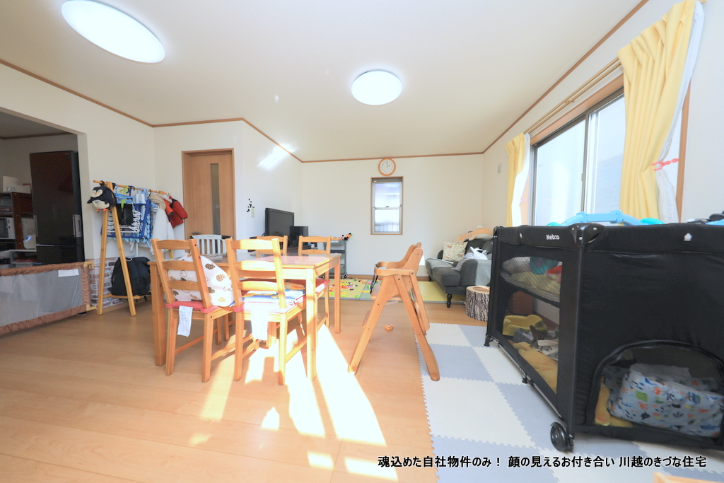 居室・リビング　陽当たりと風通しの良さを是非現地でお確かめください。