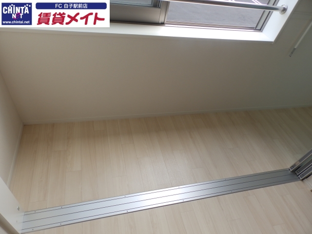 バルコニー　同物件別室画像