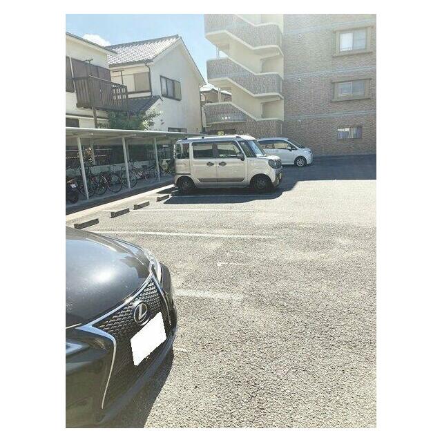 駐車場　平置き駐車場