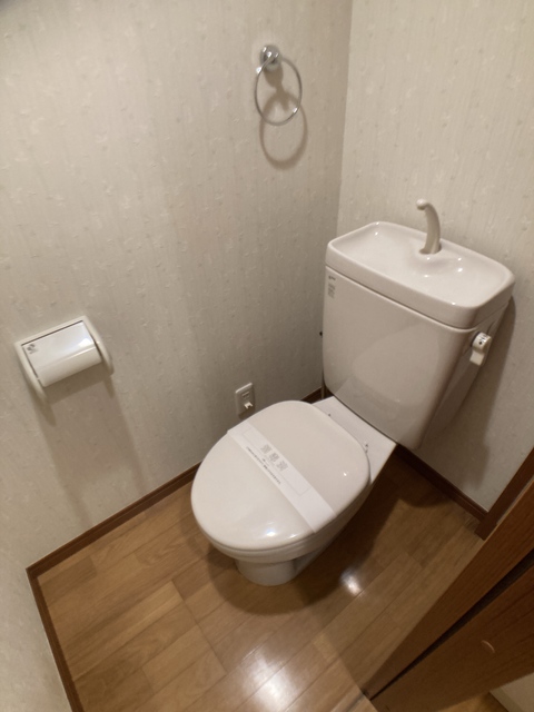 トイレ　※別のお部屋の参考画像です。現況優先。