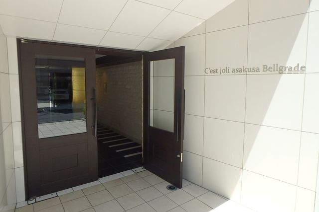 エントランス　☆キレイな建物です
