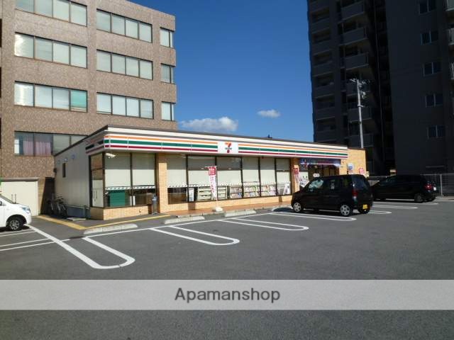 コンビニ　セブンイレブン（コンビニ）まで465m