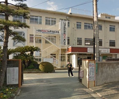 中学校　福岡中学校（中学校）まで1100m