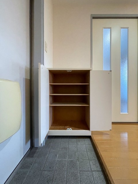 収納　シューズボックス