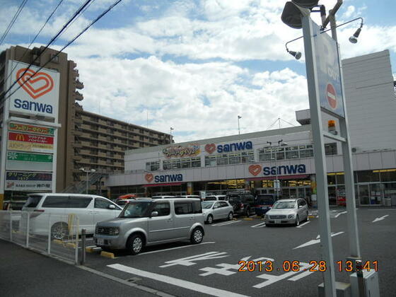 ショッピングセンター　ｓａｎｗａ相模が丘店（ショッピングセンター）まで708m