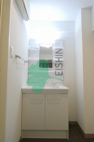 洗面設備　シンプルで使いやすい洗面台です！