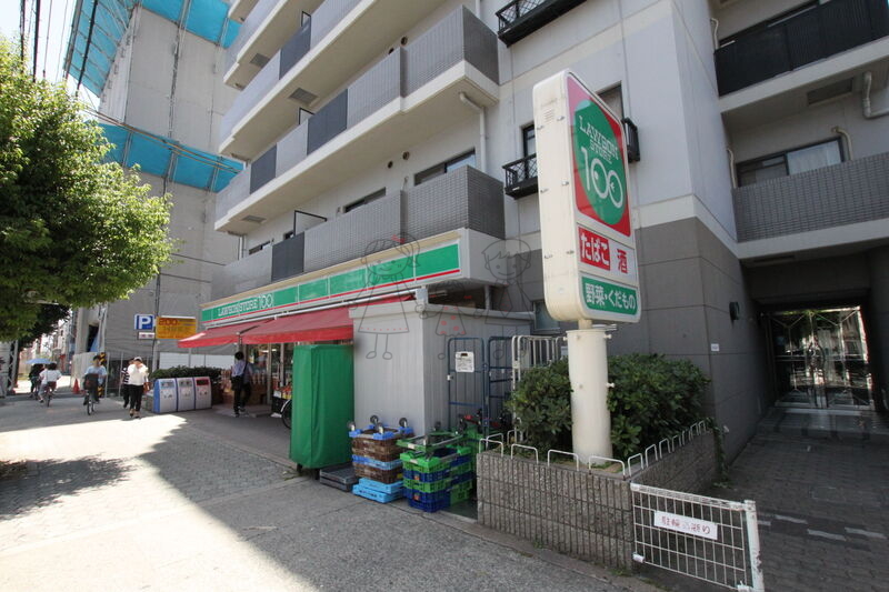 コンビニ　ローソンストア100阿倍野駅前店（コンビニ）まで76m