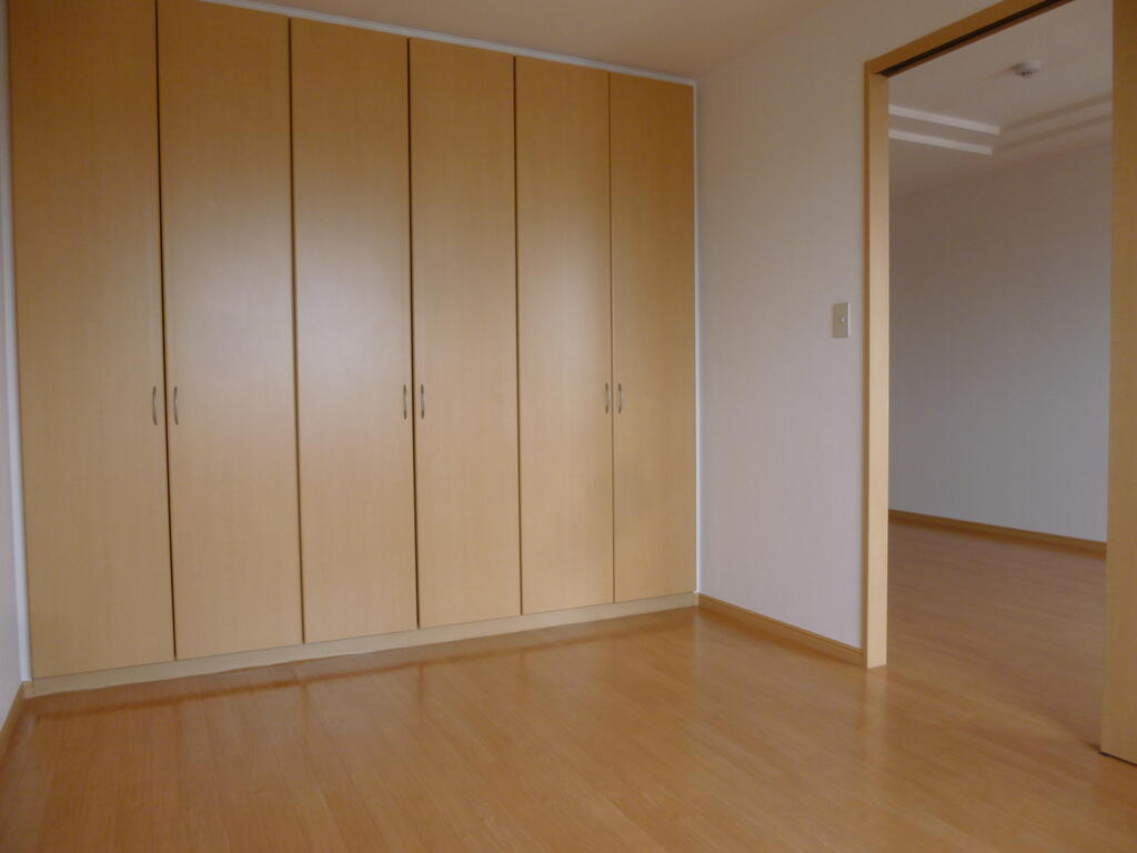 その他部屋・スペース　写真は左右反転間取りとなっております。