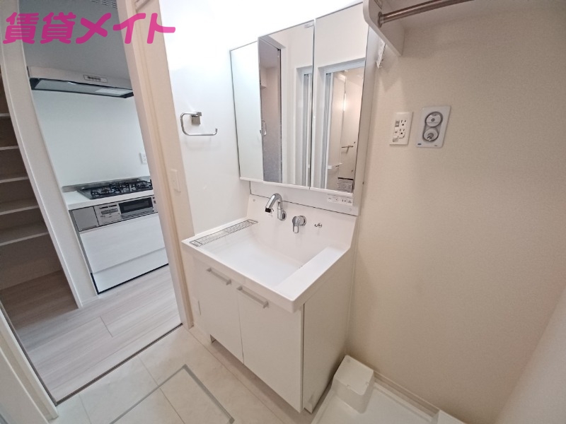洗面設備　別部屋参考写真です