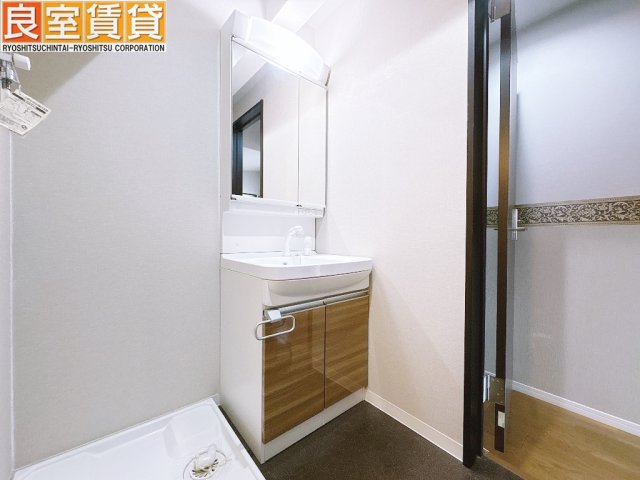 洗面設備　洗髪洗面化粧台