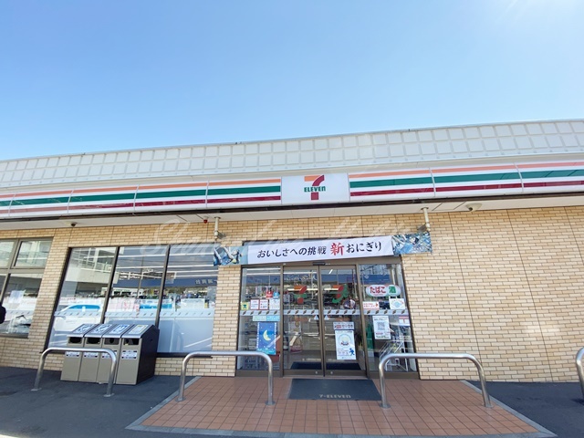 コンビニ　セブンイレブン 藤沢亀井野4丁目店（コンビニ）まで570m