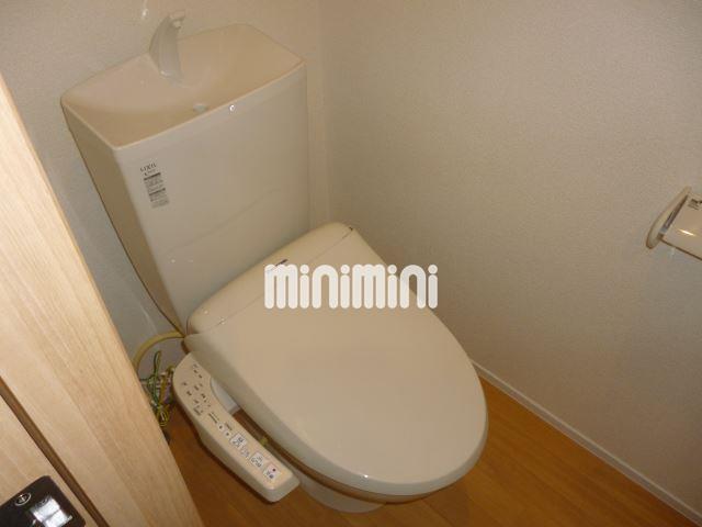 トイレ　収納棚＆ウォシュレット完備のトイレです